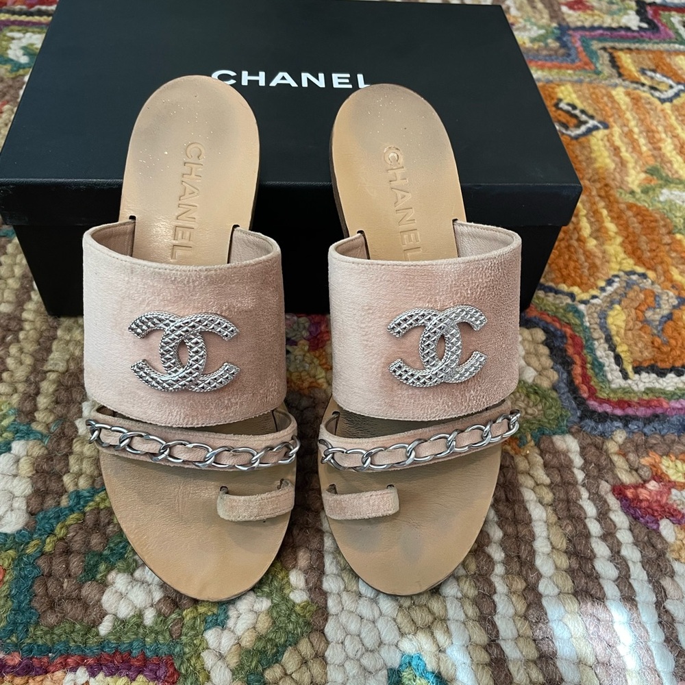 🌺🎉 Chanel Tan Sandals with Iconic CC Logo and Wide Straps
